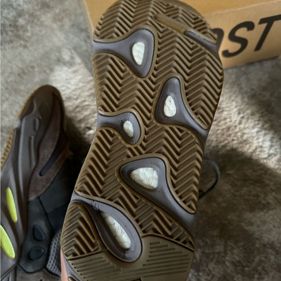 Adidas Yeezy 700 - Men’s 8.5 main image 7
